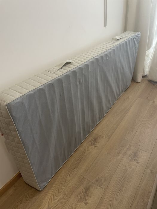 Colchão de solteiro  25€ cada