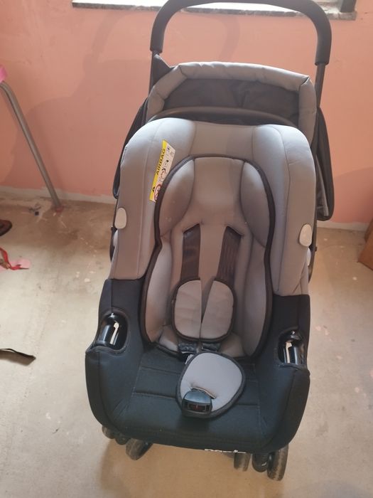 Carrinho bebé com Ovo