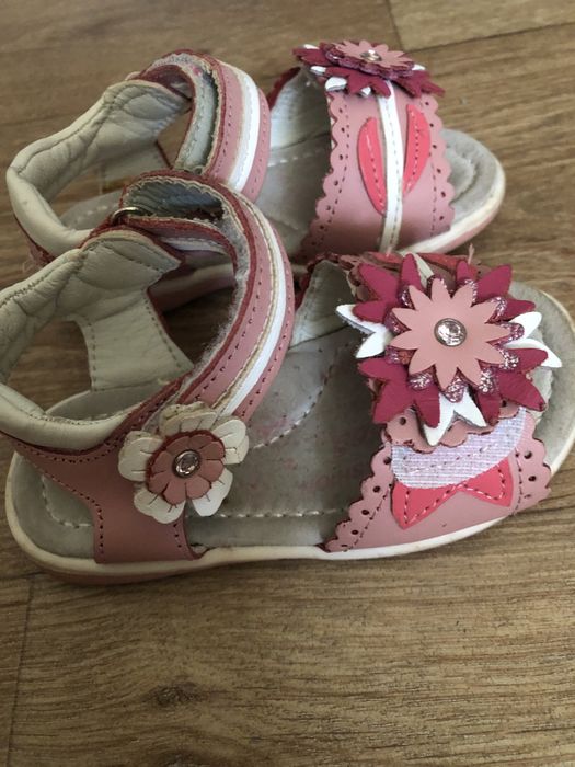 Босоніжки для дівчинки