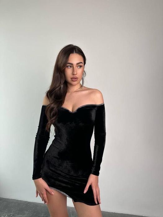 Сукня плаття відкриті плечі