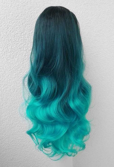 Turkusowa ombre gradient peruka z przedziałkiem falowana długa cosplay