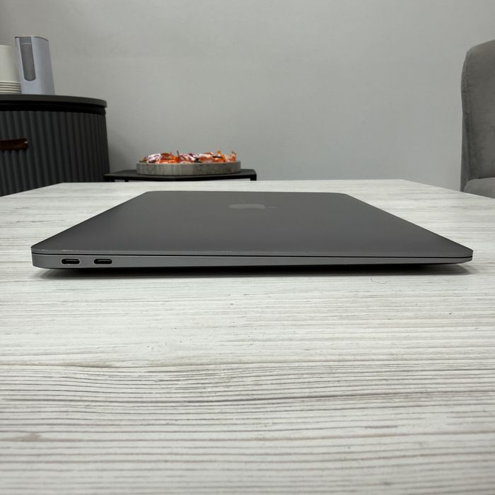 Купити Macbook Air 2020 M1 - ціна на макбук аір 2020 м1 на OLX.ua