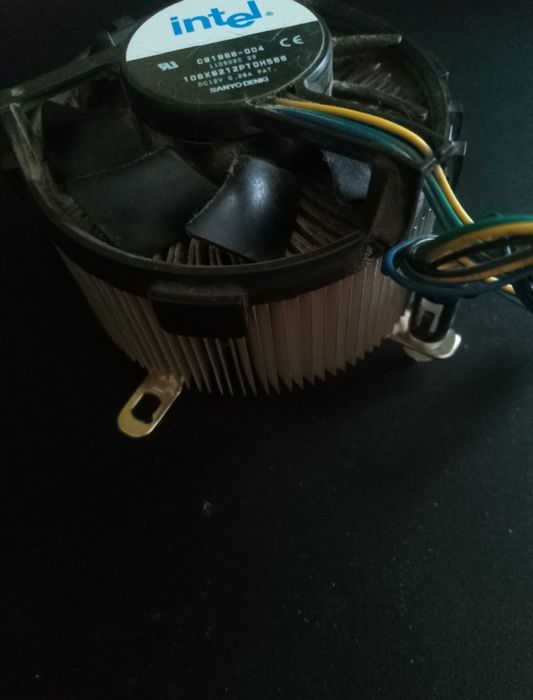 Кулер intel повністю стравний