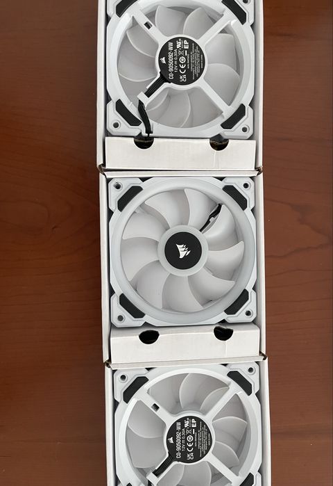 Vendo ou troco 3 corsair LL120 brancas.