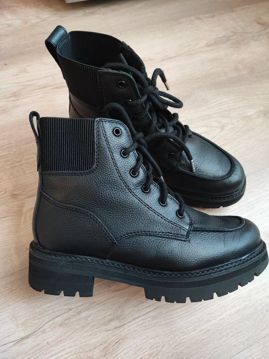Утеплені шкіряні ботинки Clarks, розмір 38