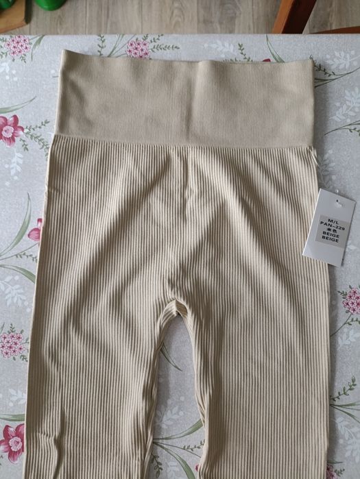 Leginsy prążkowane nowe