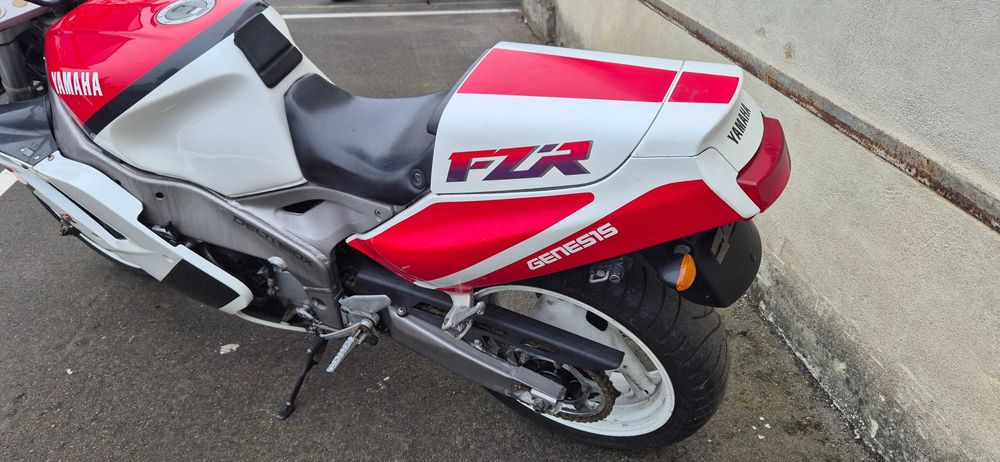 Yamaha fzr1000