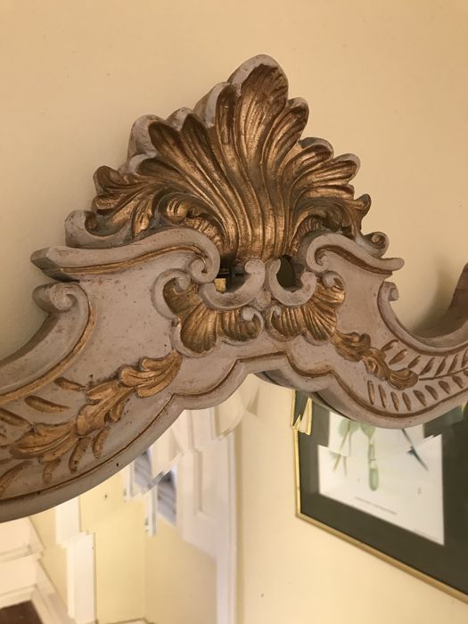 Espelho e credencia madeira com base em marmore