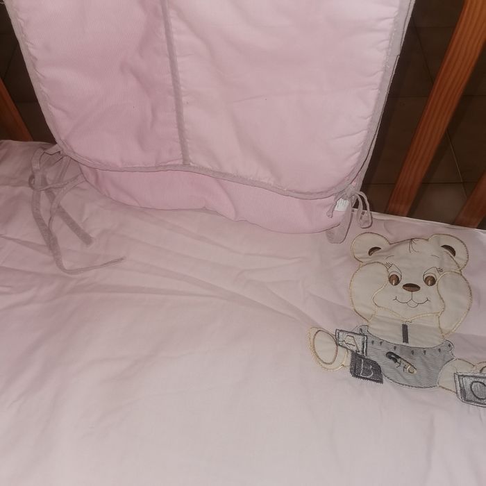 Cama de bebé + colchão