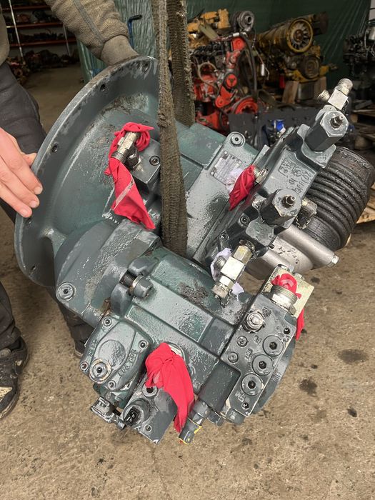 Гідронасос Rexroth A8VO80LA екскаватор New Holland