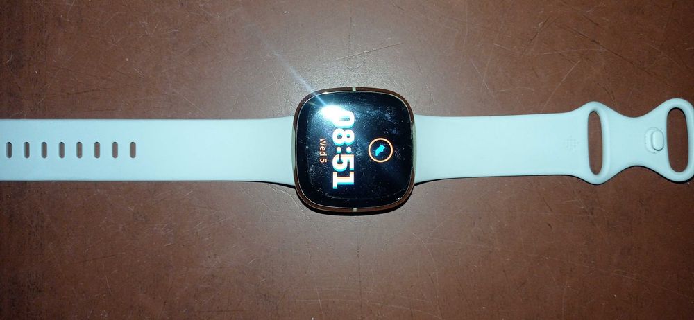 Смарт годинник fitbit versa 3 оригінал