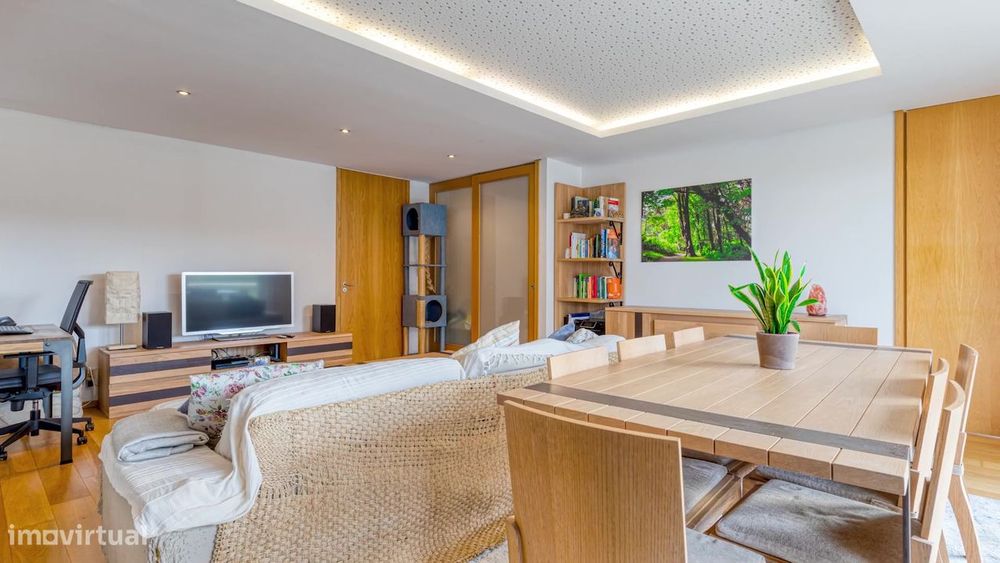 Apartamento T1 com garagem e ar condicionado Vila Nova de Gaia