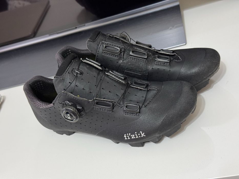 Велочеревики DMT WKM1  41 (на 40) Fizik та чихли GIRO