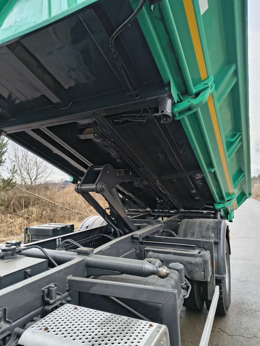 Mercedes AXOR 1828 wywrotka hydroburta niski przebieg kiper super stan