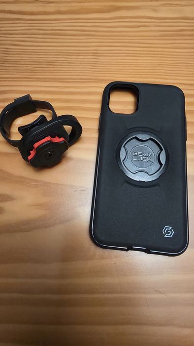 Capa Spigen com GearLock p/iPhone 11