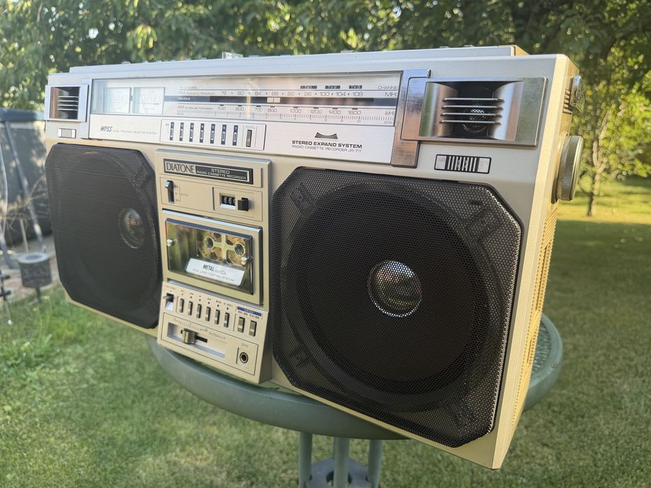 Продам магнитолу DIATONE JR-711