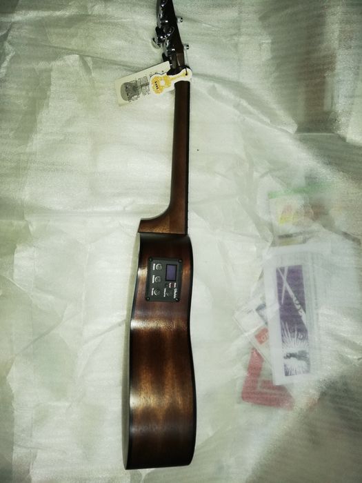 Ukulele concerto elétrico Yael