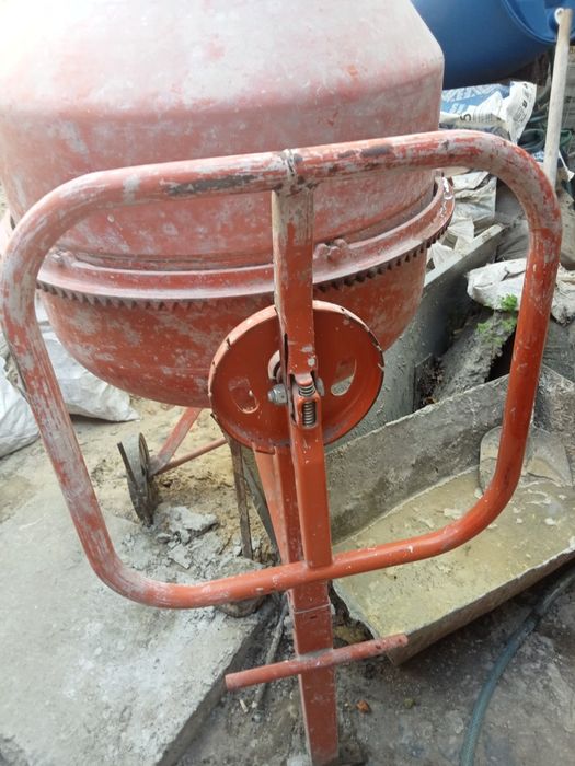 Здам в оренду бетономішалку