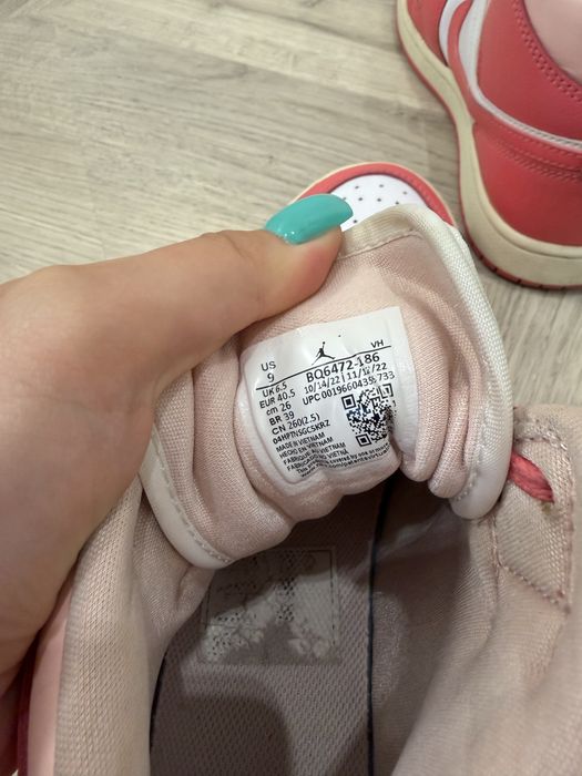 Оригінальні кросівки Air Jordan mid 1 рожеві 40 розмір