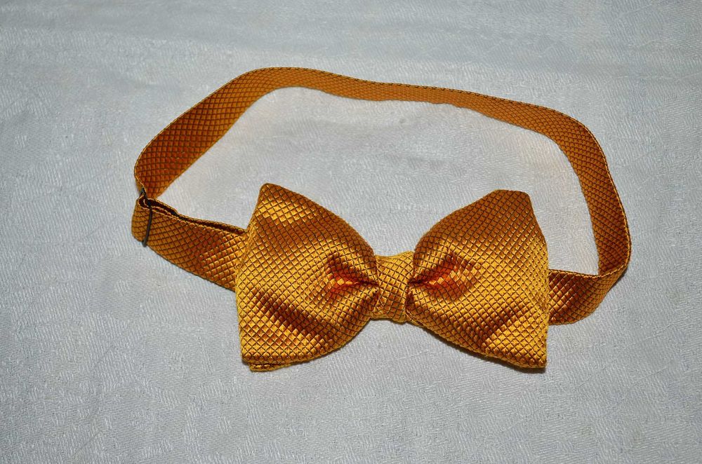 Нова краватка метелик, жовтий колір з дизайном сіточка галстук бабочка