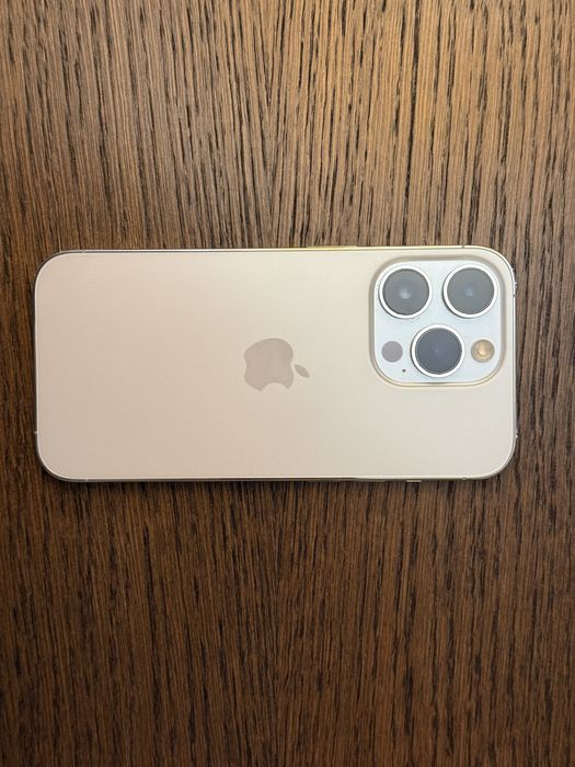 Śliczny Iphone 14 PRO 256GB