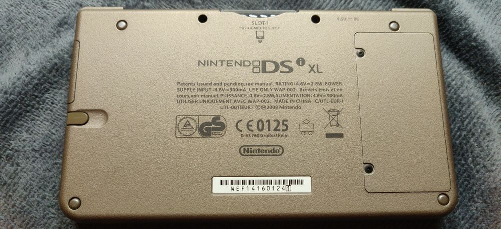 Продам nintendo DSi XL