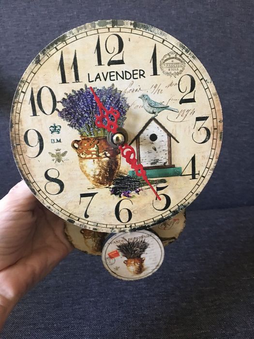 Настінний годинник