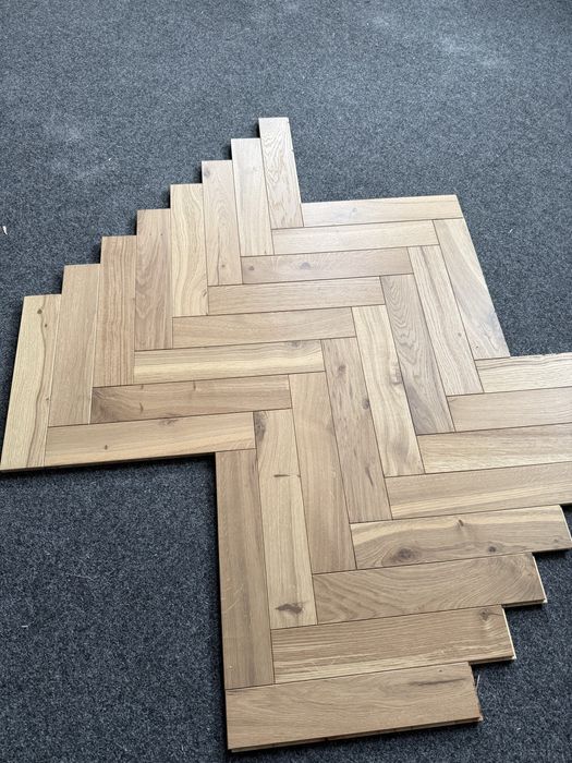 Podłoga drewniana Jodełka Dąb RUSTIC 15x80x400mm, olej UV x2 BRESLAU