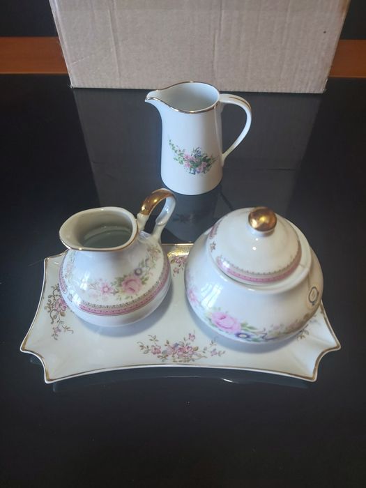 Decorative porcelain437929745256304643