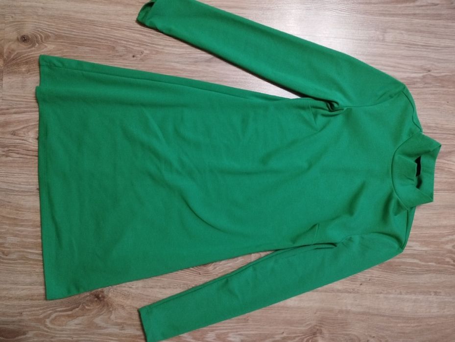 Плаття зелене приталене