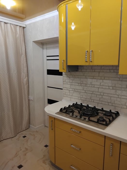 Будиночок ПОДОБОВО  зі СВІТЛОМ і теплом в ЦЕНТРІ міста !!!