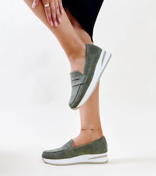 Zielone perforowane półbuty Muna