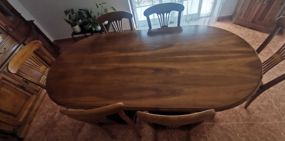 Móvel de sala e mesa