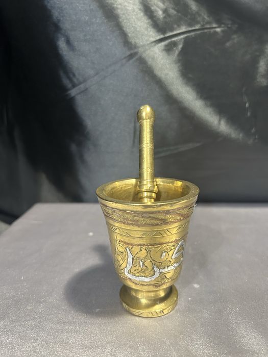 Mosiężny Moździerz Zdobiony Miedzią i Cyną Z Tłuczkiem