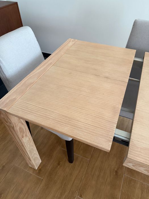 MESA DE JANTAR em Madeira Maciça Extensível 6/8 pessoas Banak Importa - Praticamente Nova