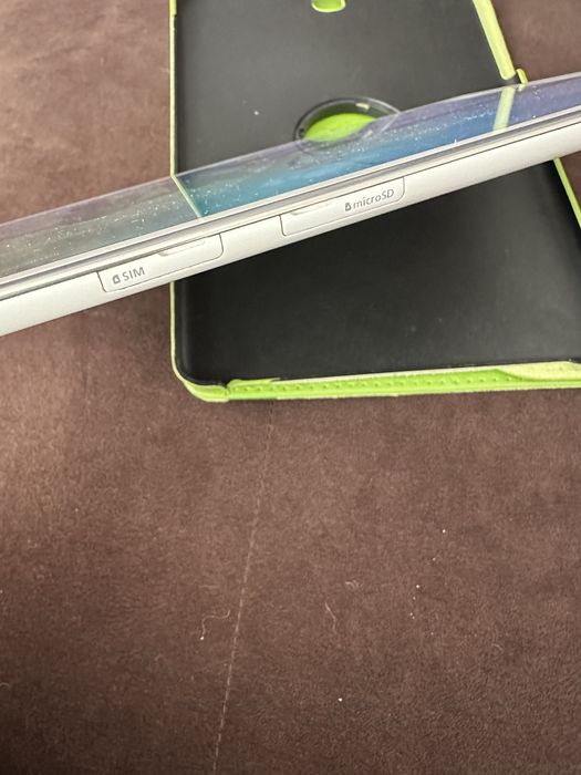 Планшет  SM T 555