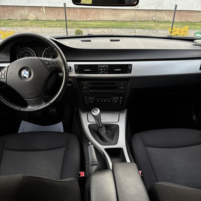 Bmw  e90  seri  3  2006 rok