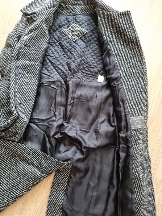 Długi płaszcz wełniany czarno biały w paski xl