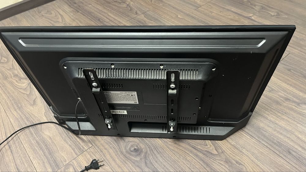 Продам телквизор Bravis