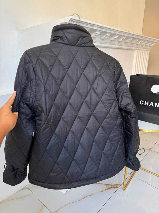 Жіноча куртка Chanel — розкішна осіння модель