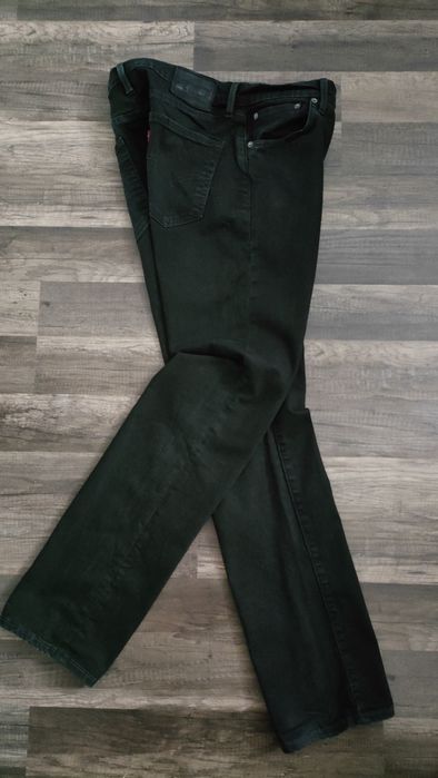 klasyczne ,proste ,czarne spodnie LEVI'S 514 33/32