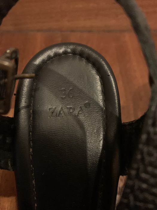 Sandalias de pele da Zara