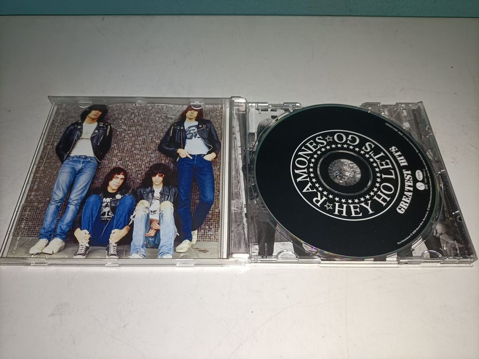 Ramones_Hey ho lets go