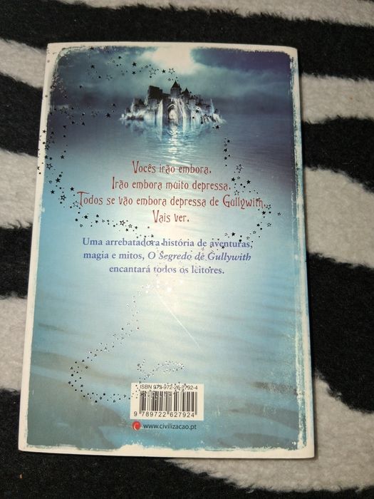 Livro juvenil O Segredo de Gullywith