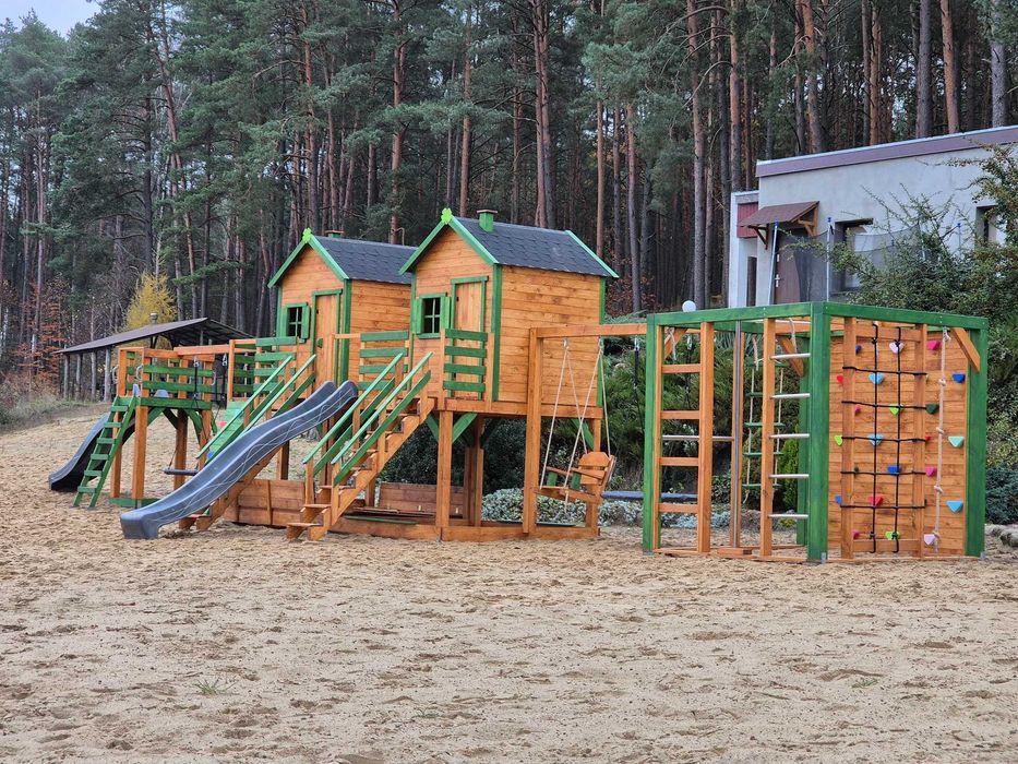 Podwójny plac zabaw - 2 domki z małpim gajem