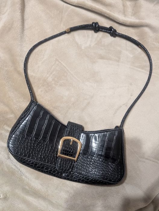 Сумочка багет, модна та стильна