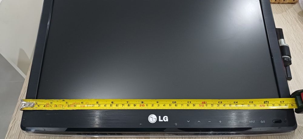Vendo TV LG com suporte incluido