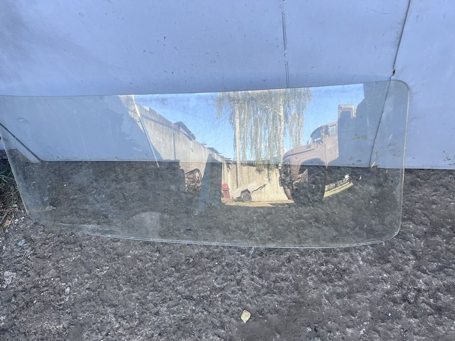 Стекла лобові Газель ПазГаз 3307 Газ 53 Зил Газ 3309 волга