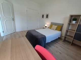 Quarto para arrendar em Valença