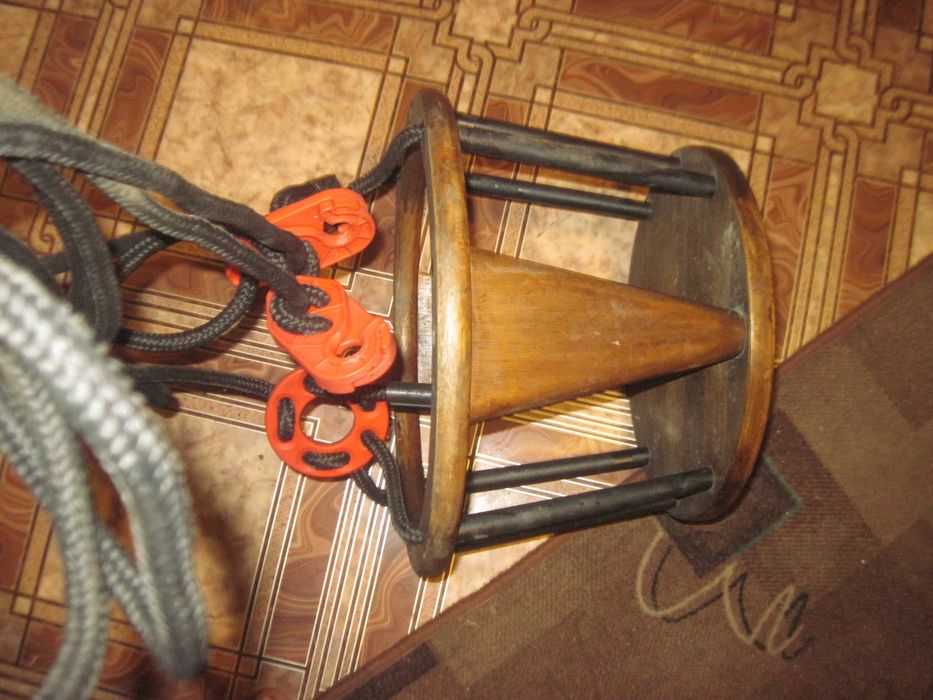 Качель садова для малюків Німеччина. Натуральне дерево.